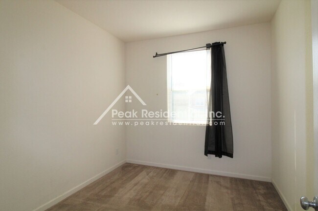 Building Photo - Newer South Sacramento Area 3bd/2.5ba Home