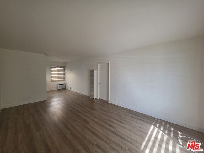 Building Photo - 1224 N Fairfax Ave