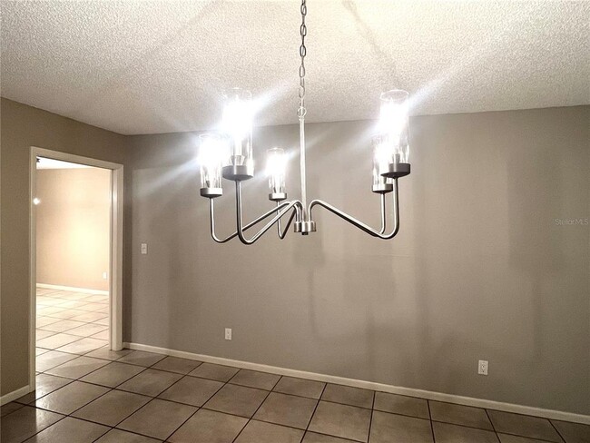 Building Photo - 2715 Montague Ct E