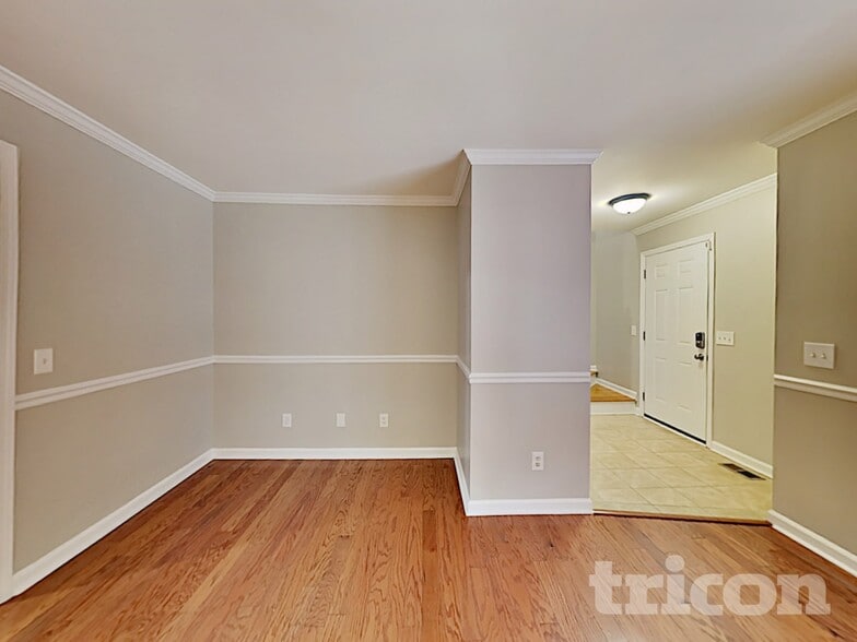 Building Photo - 229 Montclaire Cir