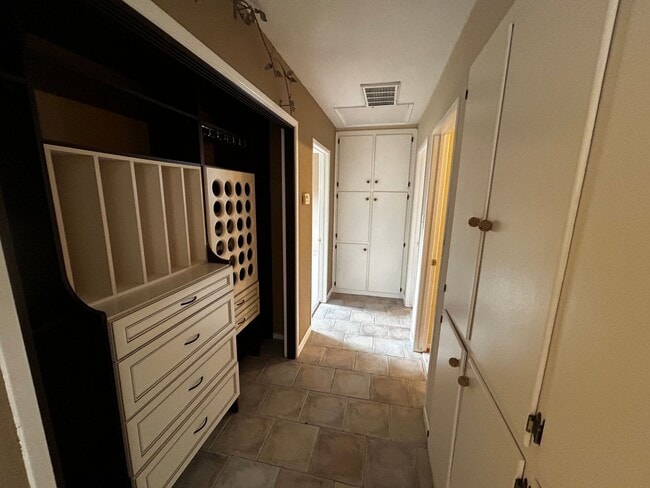 Building Photo - **Price-reduction** 3 Bedroom house two blocks from the shell beach cliffs