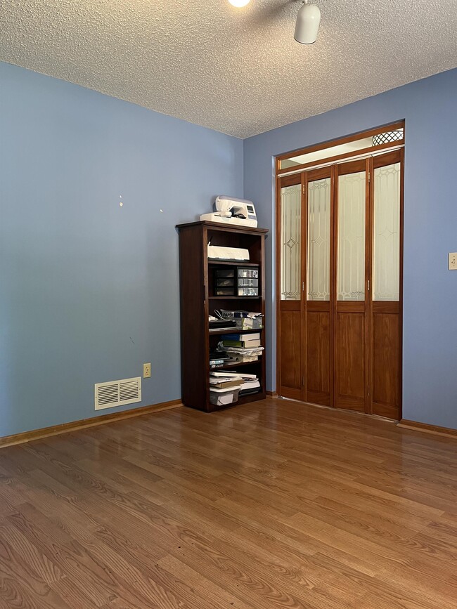 Building Photo - 2032 Prairie View Ct
