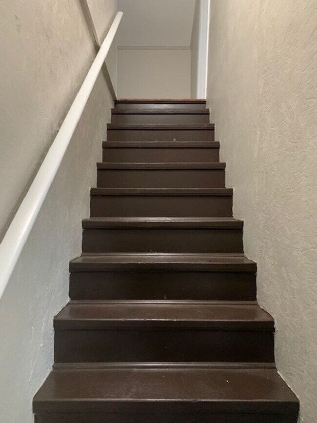 Building Photo - 50% OFF UNTIL 2026!  APPLICATION FEE ONLY ...