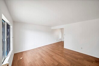 Building Photo - 2458 Normandie Ave