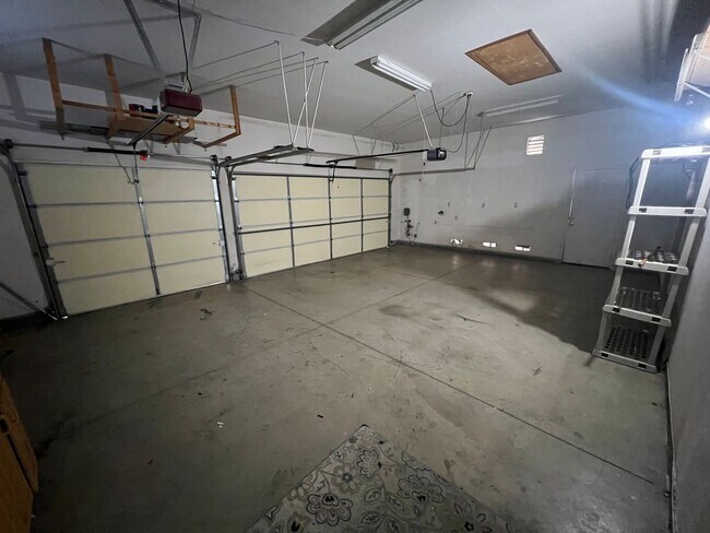 Building Photo - 4420 Putting Green Dr