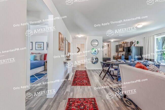 Building Photo - 1110 E Level St