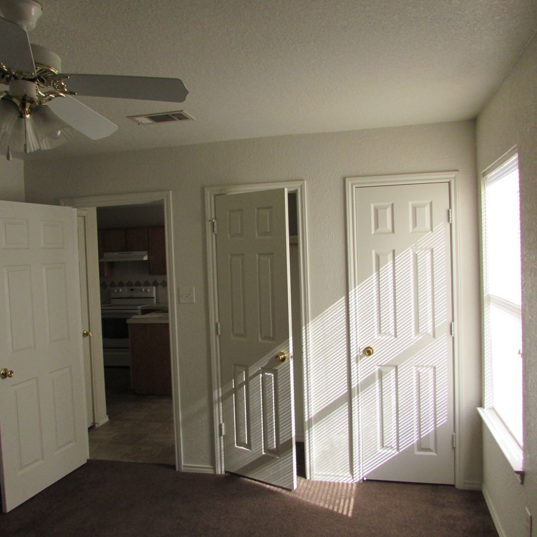 Building Photo - 3308 Hereford Ln