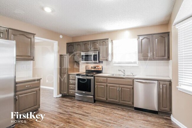 Building Photo - 411 Bluegrass Dr
