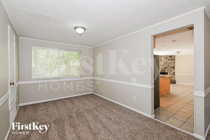 Building Photo - 4077 Huntington Forest Blvd