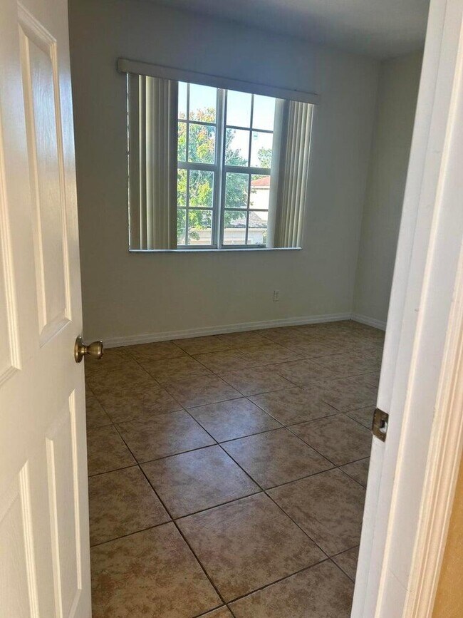 Building Photo - 9426 Windrift Cir