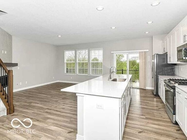 Building Photo - 6886 Sunstone Pl