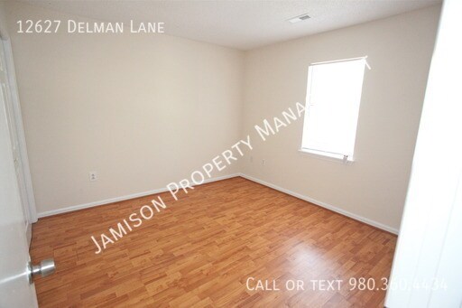 Building Photo - 12627 Delman Ln