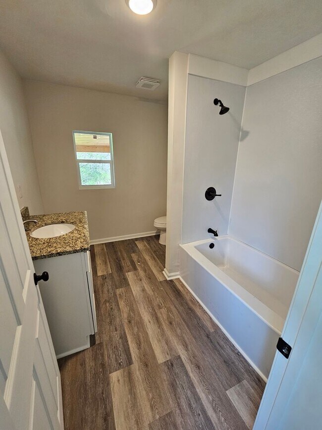 Building Photo - 3-Bedroom 2 Bath, 2-story home ready for you to call home with move in special pricing!