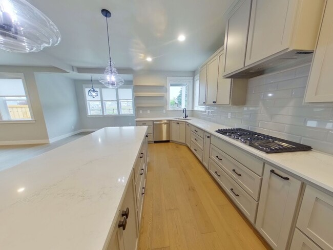 Building Photo - Newer home in The Nines in North Gilham