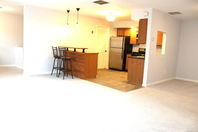 Building Photo - 38 Woodhill Rd