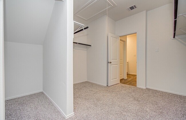 Building Photo - 3046 Bloomsbury Ter Dr