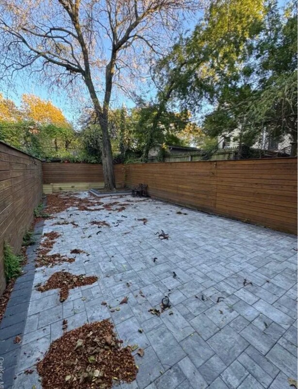 Building Photo - 58 Woodbine St