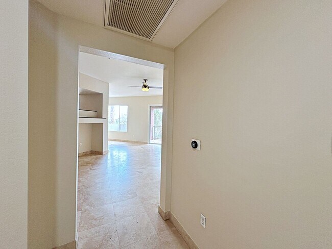 Building Photo - FREE WEEK PROMO! 2 BEDROOM 2 BATH GUARD GATED PARK AVENUE CONDO OFF THE STRIP!