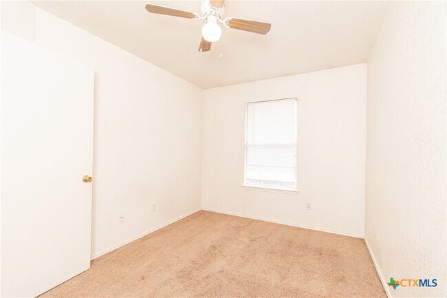 Building Photo - 4408 Deek Dr