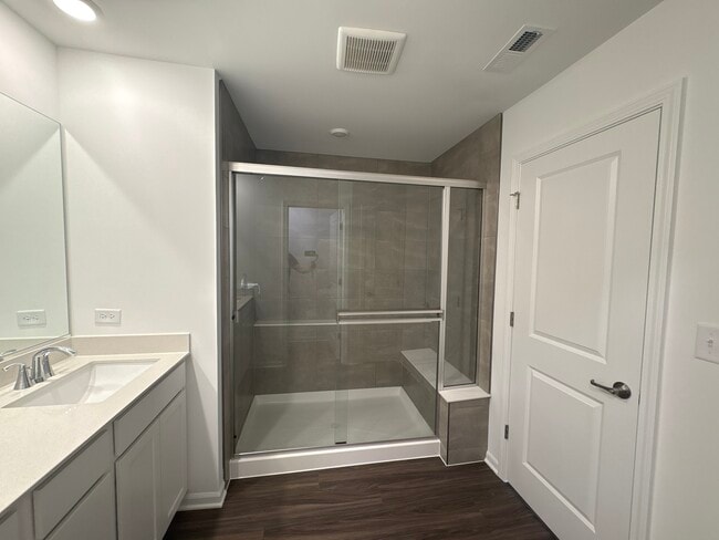 Building Photo - 25636 W Yorkshire Dr