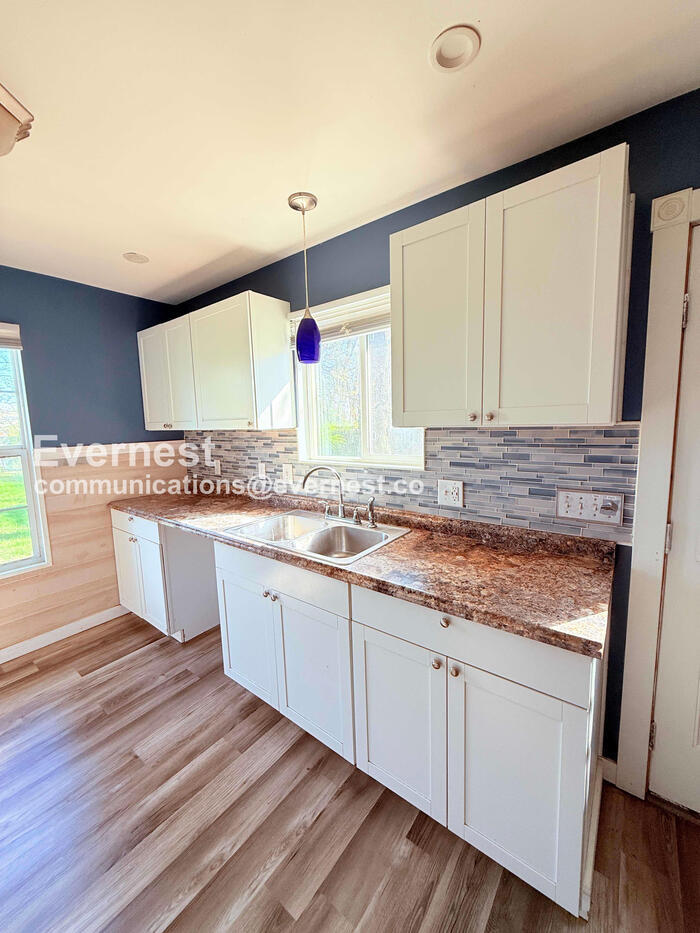 Building Photo - 2314 Airline Ave