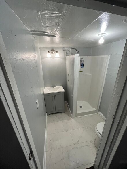 Building Photo - 271 E Lambert St