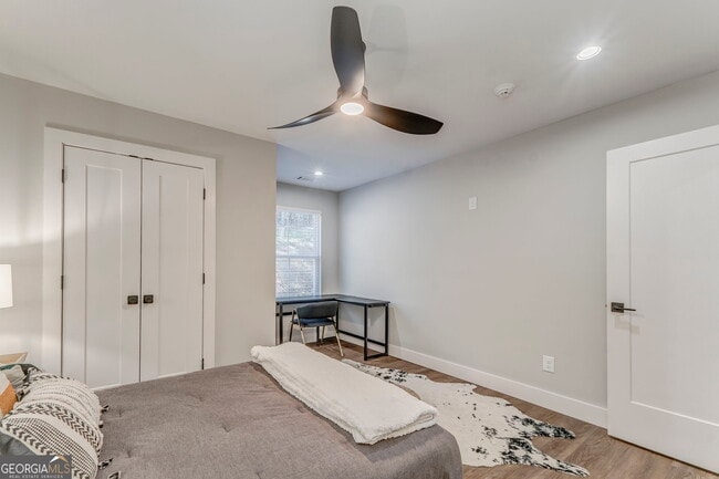 Building Photo - 77 Chateau Dr SE