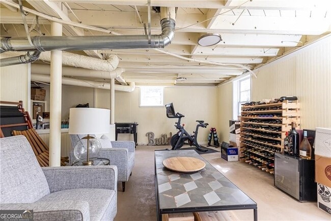 Building Photo - 1295 Lindenwood Ln NE