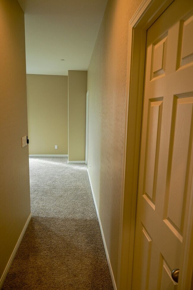 Building Photo - Beautiful 3 bed Townhome in Summerlin