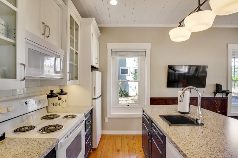 Building Photo - 731 SW Elm St