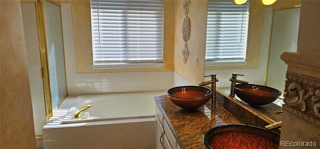 Building Photo - 10690 E Utah Pl