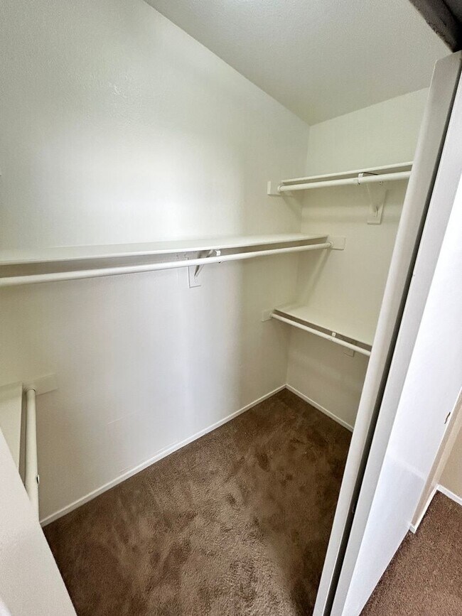 Building Photo - Gorgeous 4Bed/2Bath Home located in Sunris...
