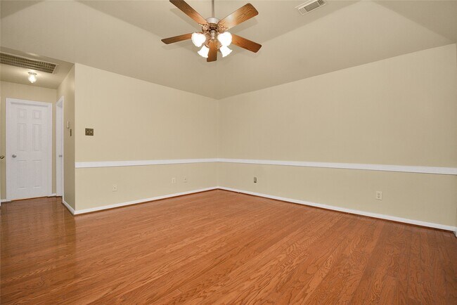 Building Photo - 4123 Valedon Ln
