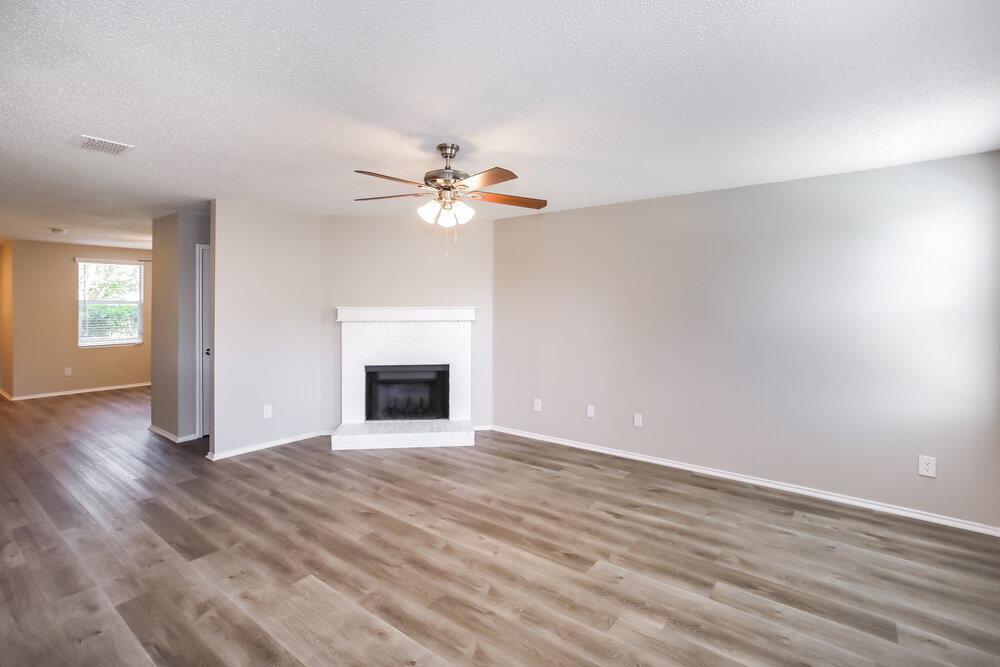 Building Photo - 1824 Lariat Dr