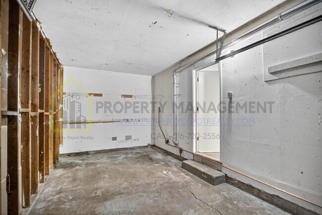 Building Photo - Arleta Ct