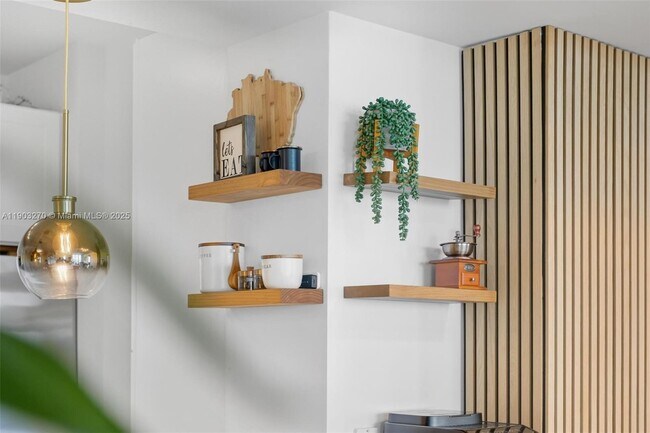 Building Photo - 951 Brickell Ave