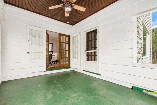 Building Photo - 2074 Iuka Ave