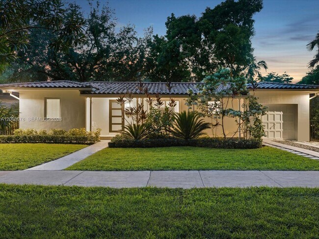 Building Photo - 5406 S Le Jeune Rd