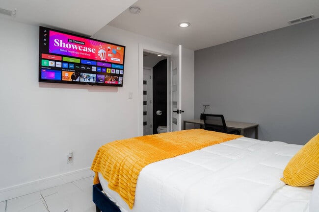 Building Photo - 4016 Eaton Dr