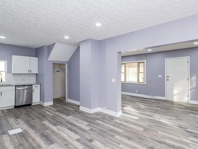 Building Photo - Welcome to 8519 Meeker Rd in Dayton!