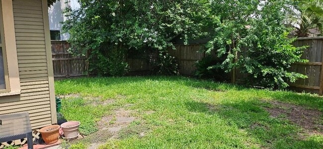 Building Photo - 1301 Bomar St