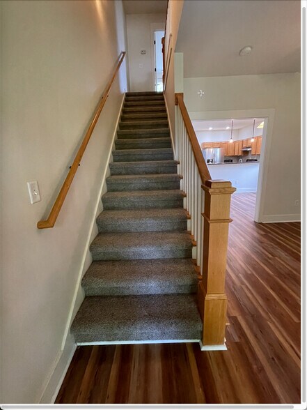 Building Photo - 2364 Zermatt Ave