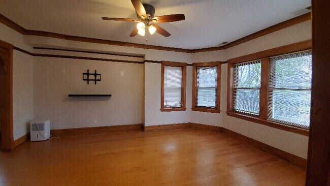 Building Photo - 5328 W Parker Ave