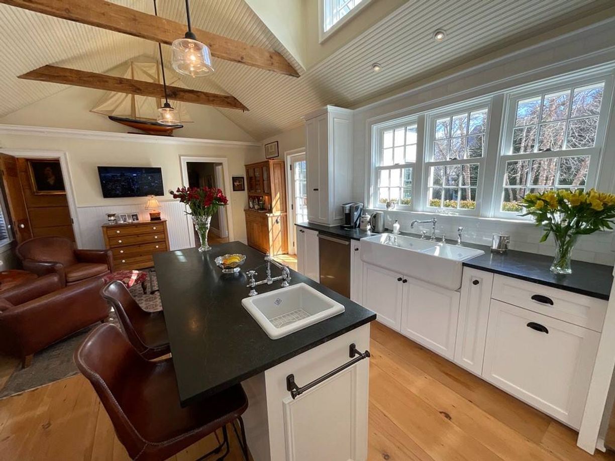 Building Photo - 23 Howard St