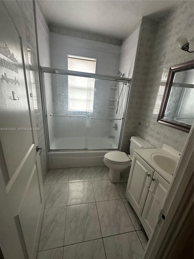 Building Photo - 3401 SW 24th Ter