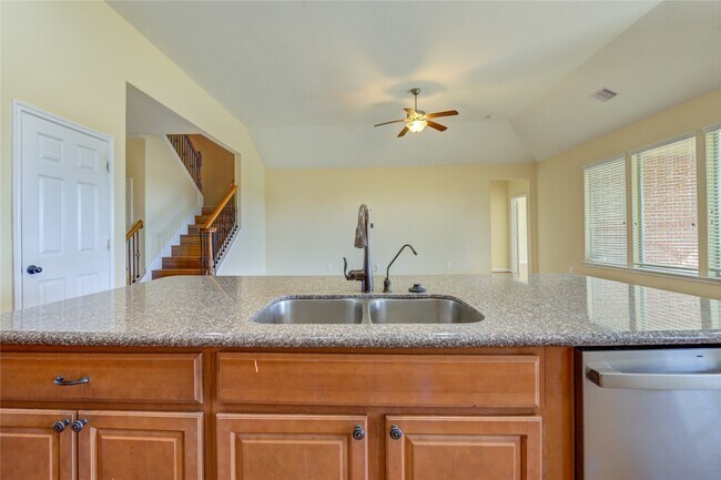 Building Photo - 26311 Parkman Grove Dr