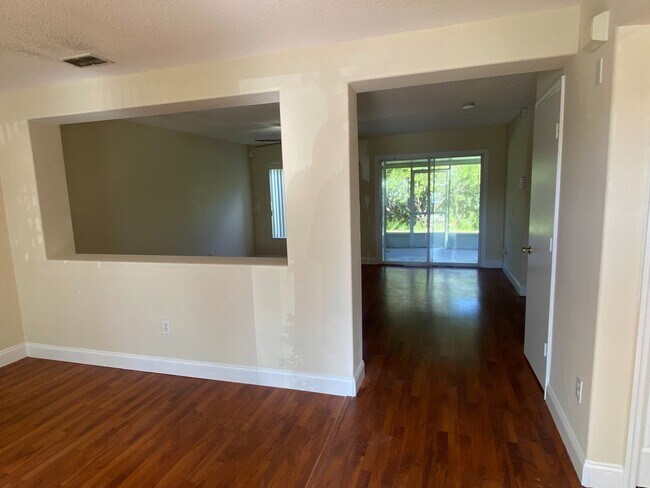 Building Photo - 1203 Madeira Key Way