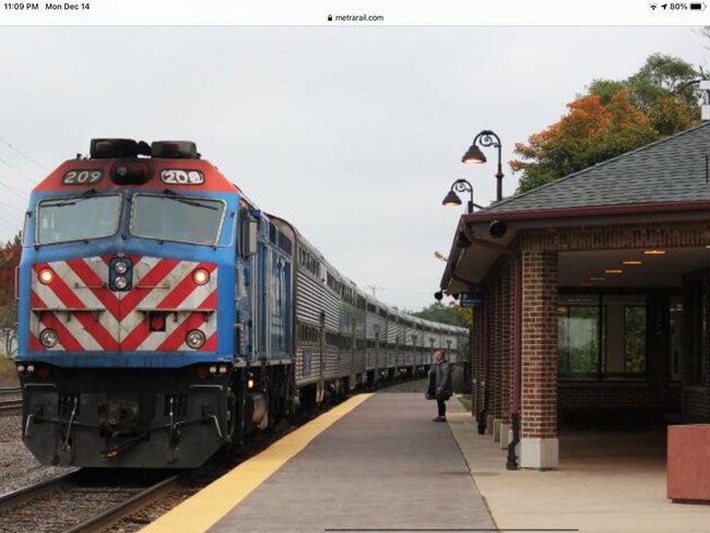 Building Photo - 5950 Oakwood Dr