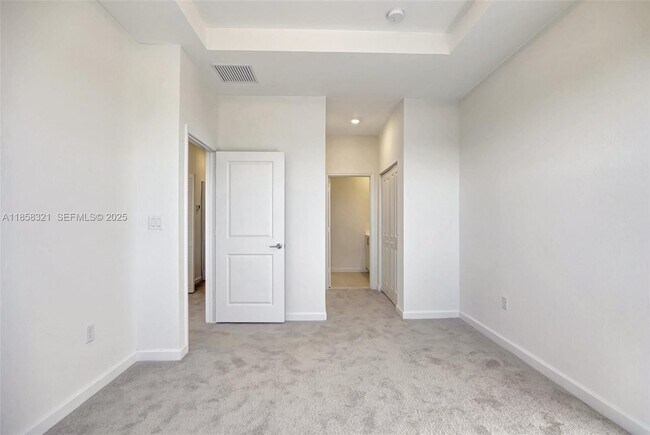 Building Photo - 2546 SE 29th St