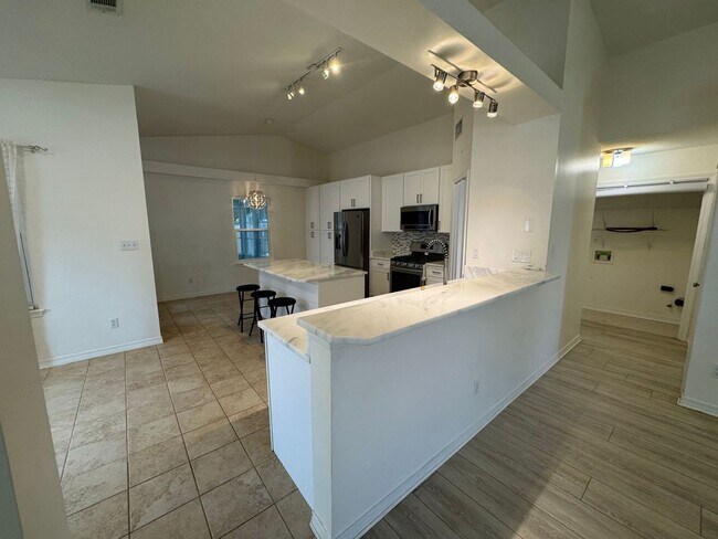 Building Photo - West Pensacola - Emerald Shores - 3 bedroom, 2 bathroom with enclosed sunroom